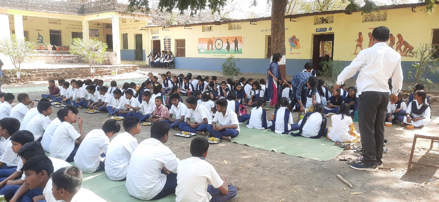 होळेश्वर विद्यालय – विद्यार्थी छायाचित्रे 02